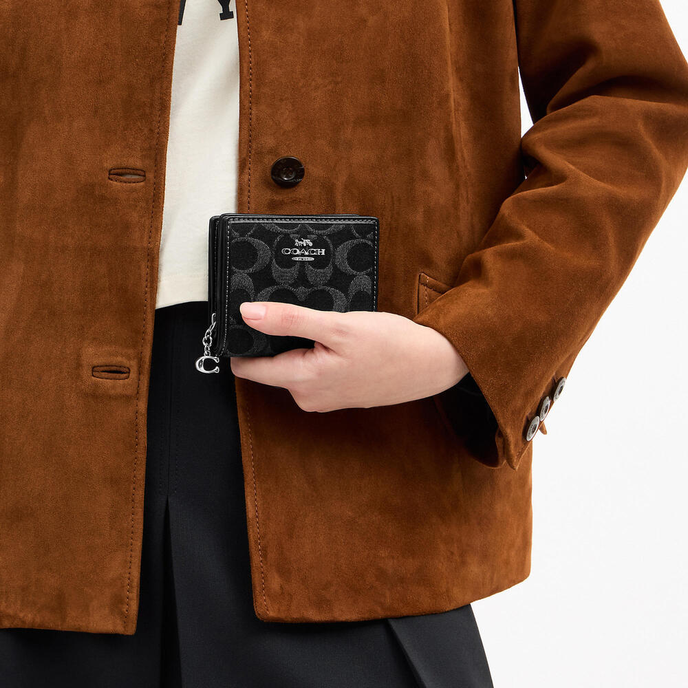 Snap Wallet In Signature Denim - Picture 2 of 3